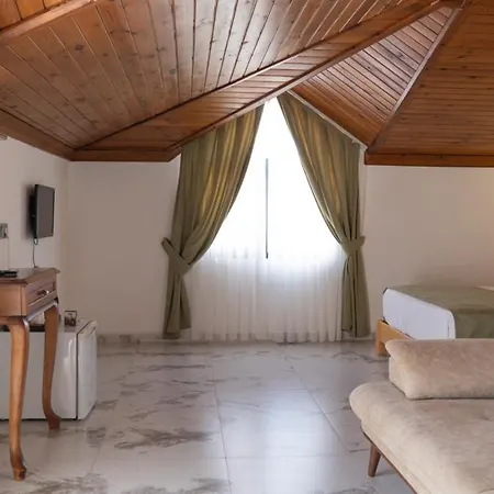 Couette-café Buek Butik 4*